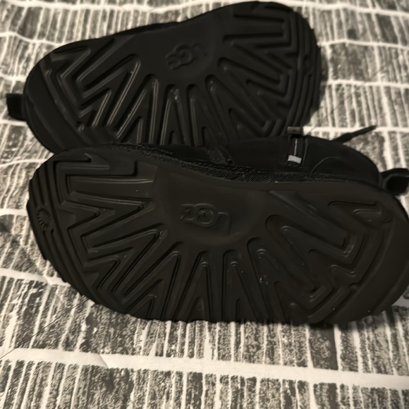 Ugg Neumel Boot 12c - Picture 3 of 4